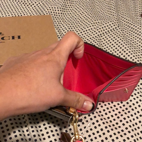New coach wristlet/wallet - Picture 8 of 8